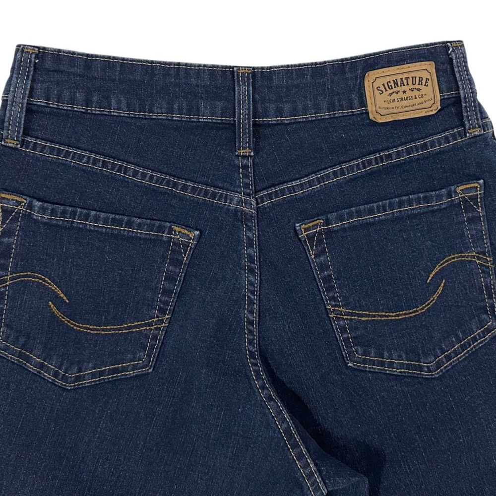 Signature Levi Strauss At Waste Boot Cut Women’s Size 4 Short Dark Wash Stretch - Picture 4 of 7